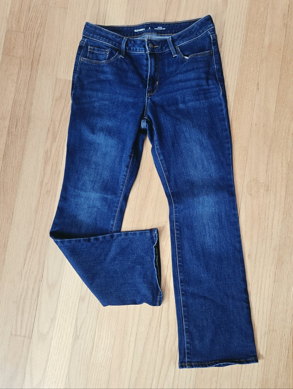 Old Navy Bootcut Jeans mid-rise Kicker size 8 Petite